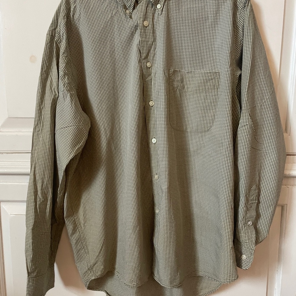 Eddie Bauer men’s cotton green and white checkered long sleeve button down shirt